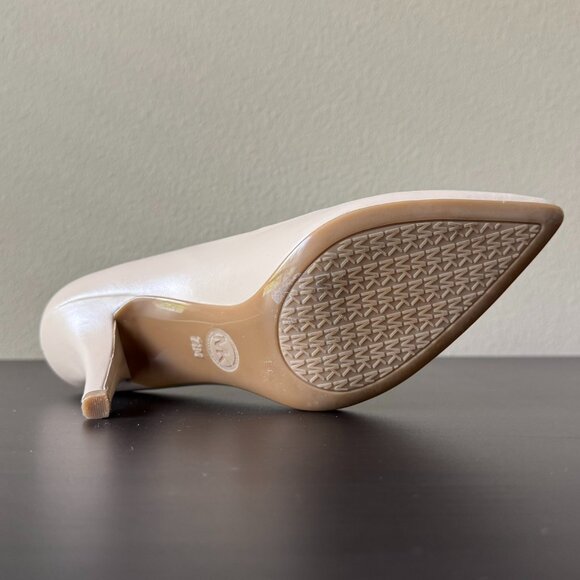Excellent Condition Michael Kors Leather Flex MidPump Tan Beige Pointed Size 7.5 - Picture 7 of 8